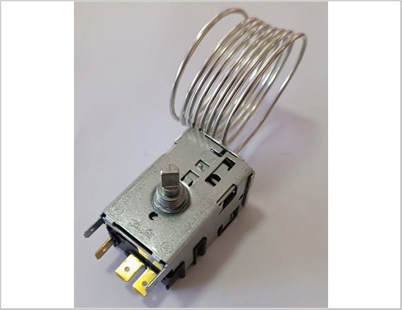 [077B-7101] TERMOSTATO DOMESTICO COOLERS DANFOSS 1 PUERTA